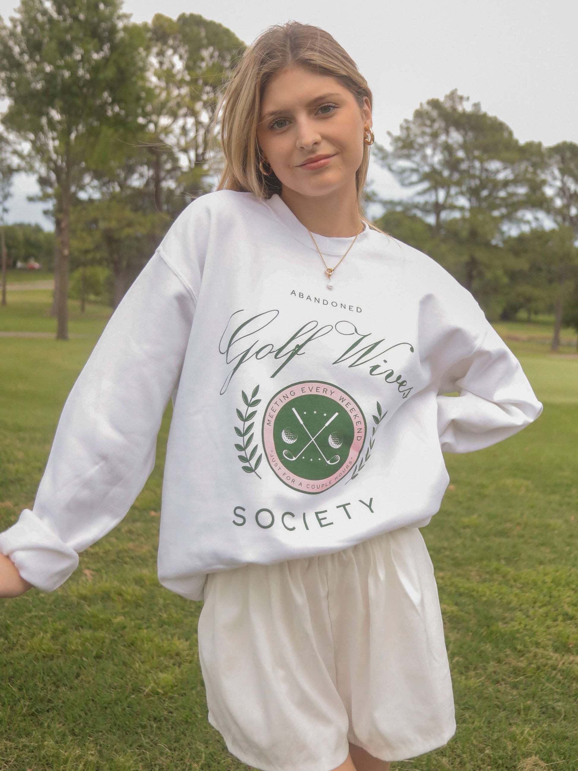 Billie – Golf Wives Club Crew